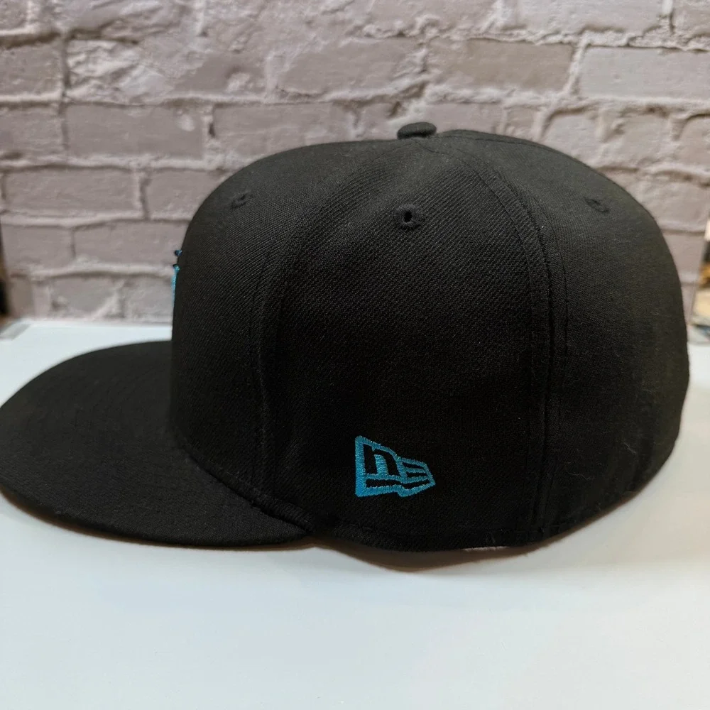New Era 59FIFTY Miami Marlins Mens 7 3/4 Black Teal Fitted MLB Baseball Hat